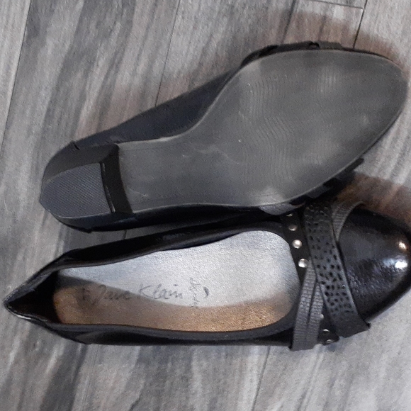 1" Heels - Picture 2 of 2